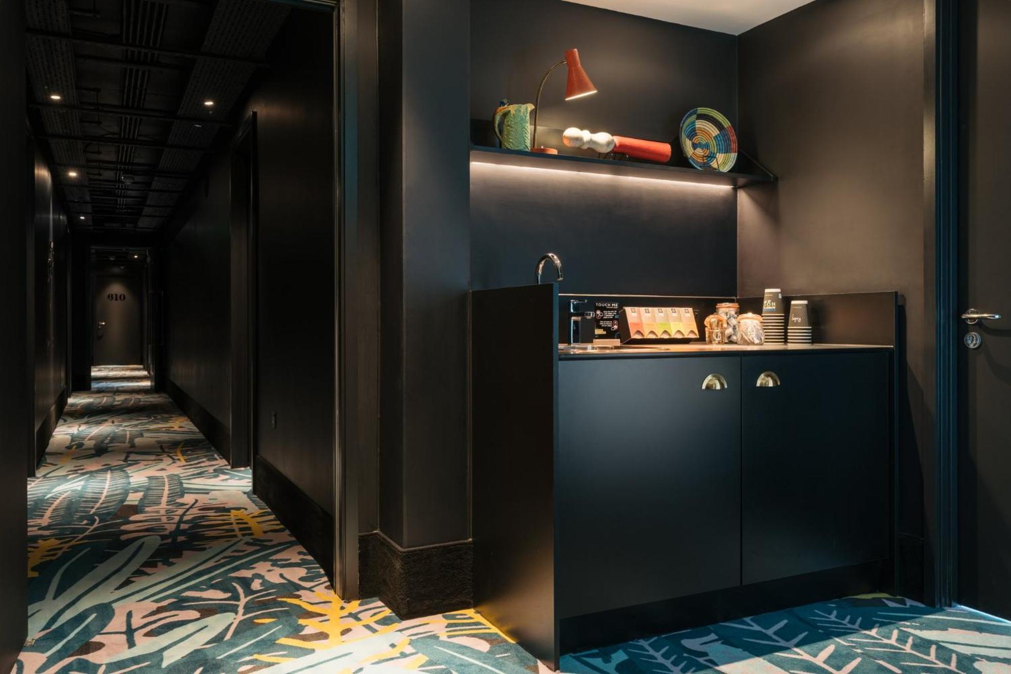 Ruby Zoe Hotel Лондон Экстерьер фото