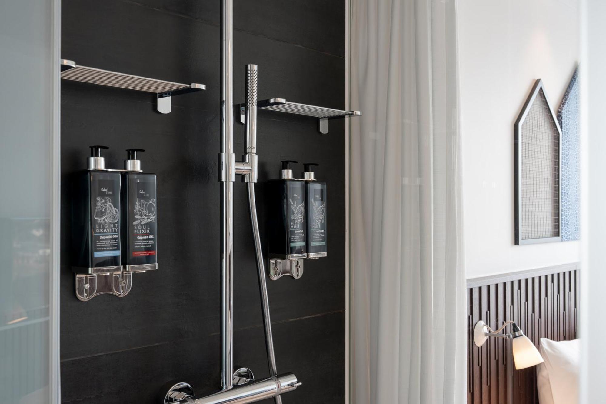 Ruby Zoe Hotel Лондон Экстерьер фото
