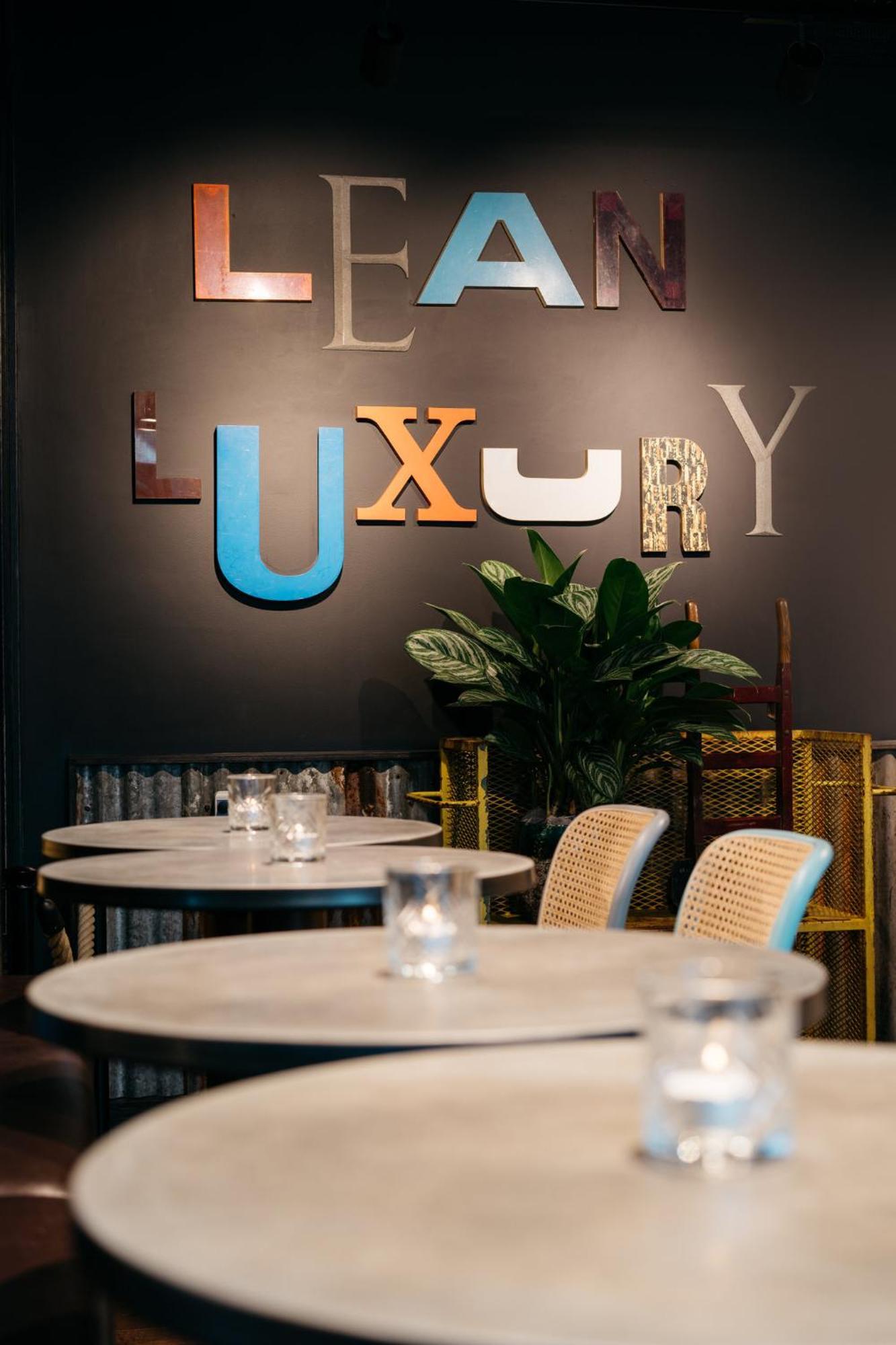 Ruby Zoe Hotel Лондон Экстерьер фото