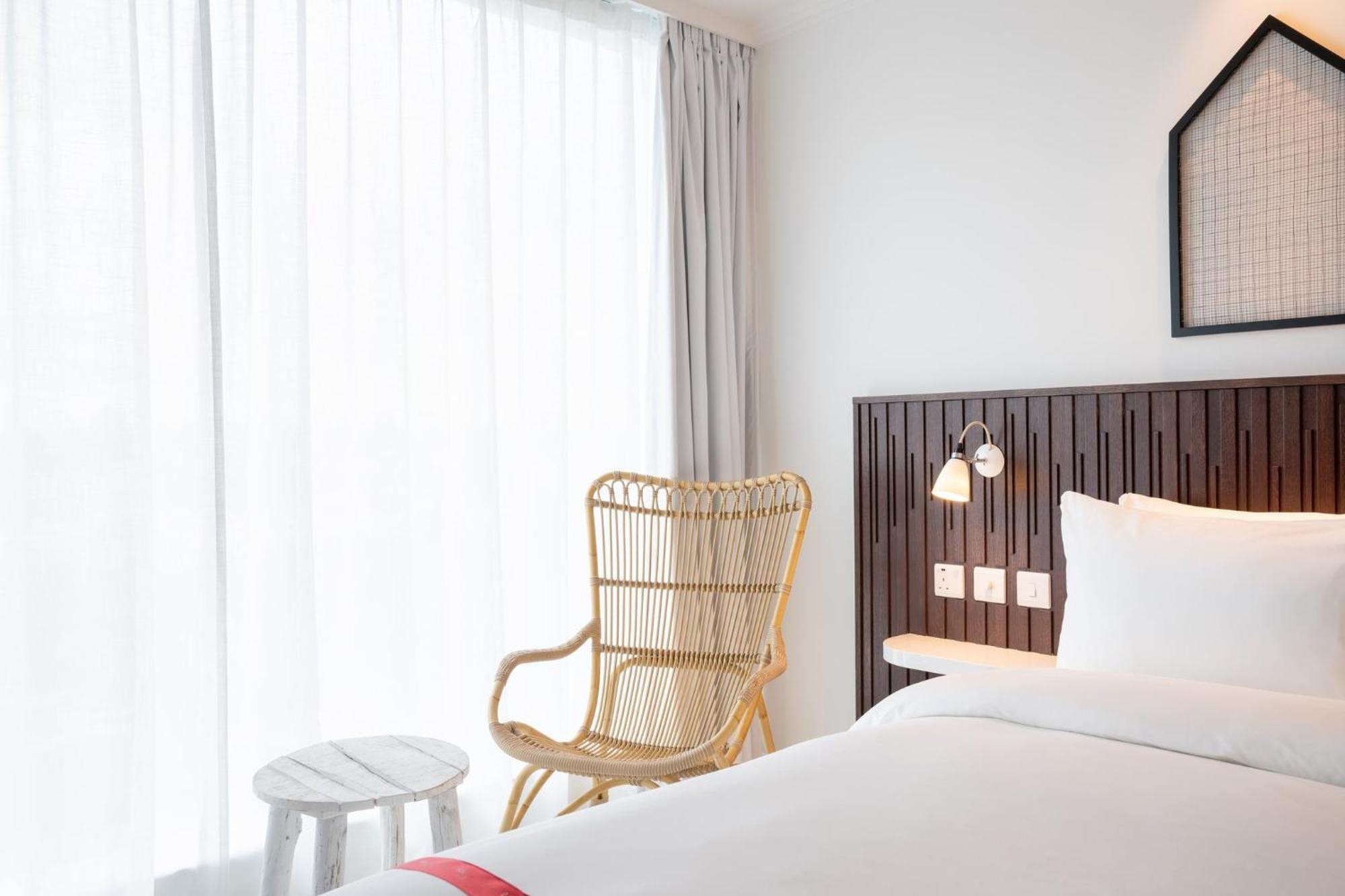 Ruby Zoe Hotel Лондон Экстерьер фото
