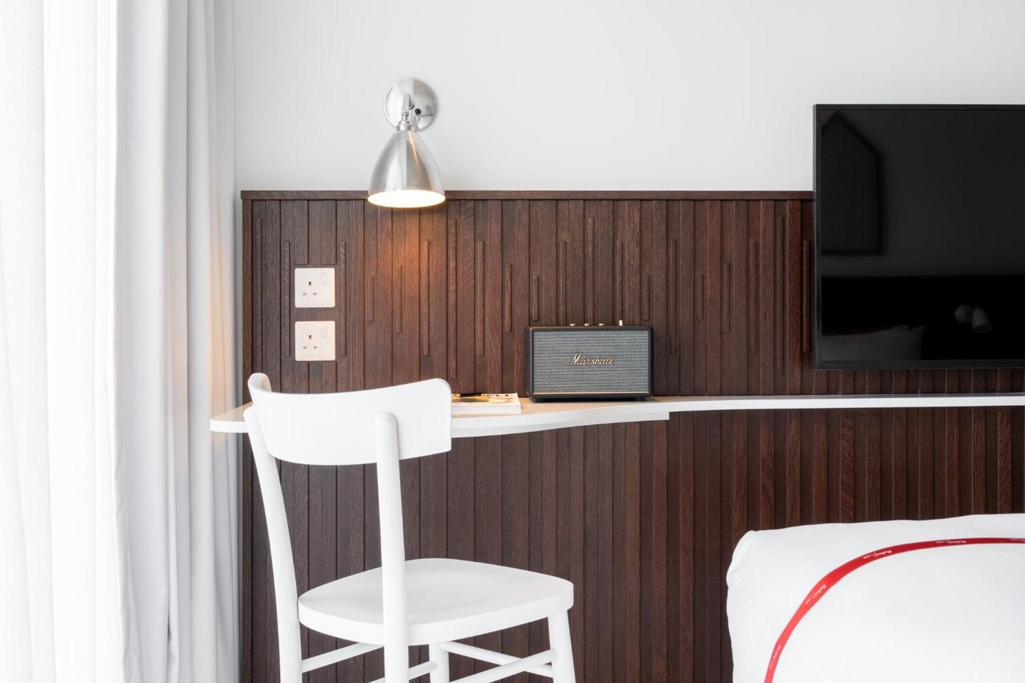 Ruby Zoe Hotel Лондон Экстерьер фото